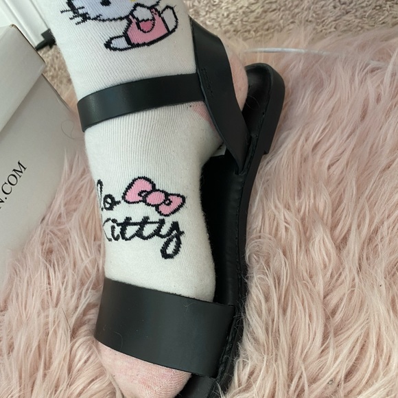 genuine leather steve madden sandals in black - Picture 2 of 5